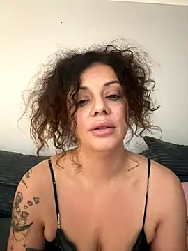 caramelandCurls online show from 11-05-25, 10:43