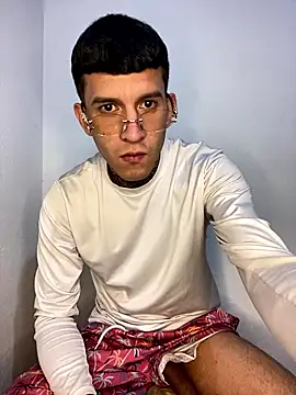 Snapshot of dilan_abraham12 chatting on 01-10-26, 04:47 dilan abraham12 online show from 01-10-26, 04:47