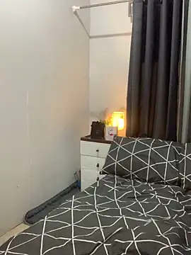 AngelHille online show from 12-17-25, 04:13