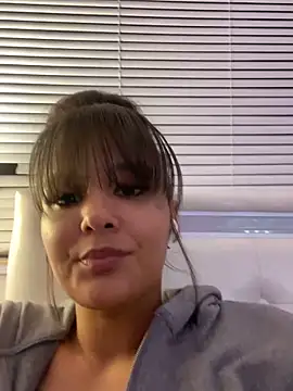 Prettygirl6070 online show from 10-18-25, 03:53