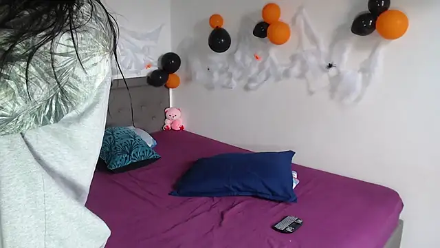 Snapshot of Celestte_Dior chatting on 10-08-25, 07:33 Celestte Dior online show from 10-08-25, 07:33