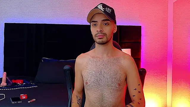 Snapshot of HairyDiamond_ chatting on 09-23-25, 02:03 HairyDiamond online show from 09-23-25, 02:03