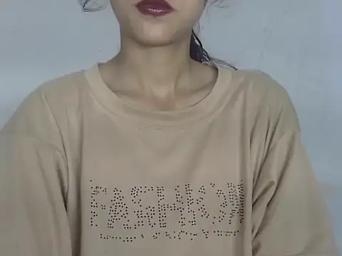 Snapshot of Saniya9B chatting on 10-24-25, 05:37 Saniya9B online show from 10-24-25, 05:37