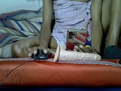 Snapshot of Kwanele13 chatting on 09-08-25, 07:13 Kwanele13 online show from 09-08-25, 07:13