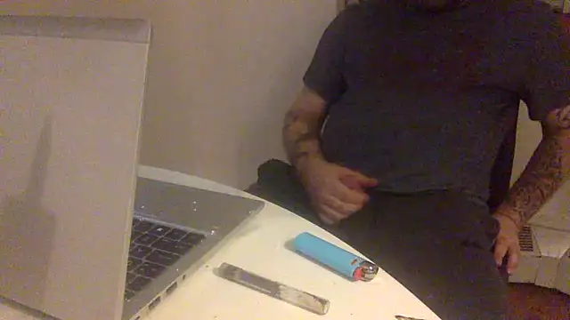 Snapshot of edger4lif3 chatting on 10-20-25, 08:59 edger4lif3 online show from 10-20-25, 08:59