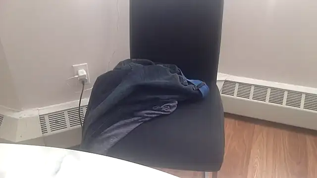 Snapshot of edger4lif3 chatting on 10-28-25, 04:09 edger4lif3 online show from 10-28-25, 04:09