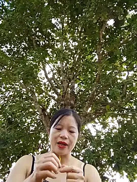 Snapshot of samsam-bae chatting on 09-24-25, 02:04 samsam-bae online show from 09-24-25, 02:04