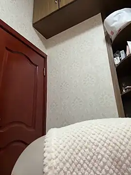 Snapshot of Xinlan-Asia chatting on 12-17-25, 05:46 Xinlan-Asia online show from 12-17-25, 05:46