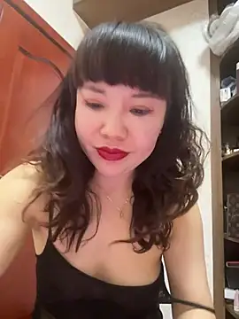 Snapshot of Xinlan-Asia chatting on 02-19-26, 12:12 Xinlan-Asia online show from 02-19-26, 12:12