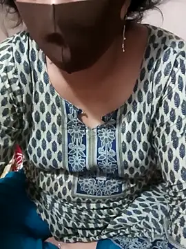 Nila Boudi online show from 09-30-25, 03:39