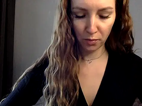 Snapshot of Varnyx chatting on 11-07-25, 10:48 Varnyx online show from 11-07-25, 10:48