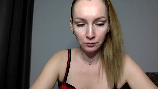 Snapshot of Varnyx chatting on 11-14-25, 04:49 Varnyx online show from 11-14-25, 04:49