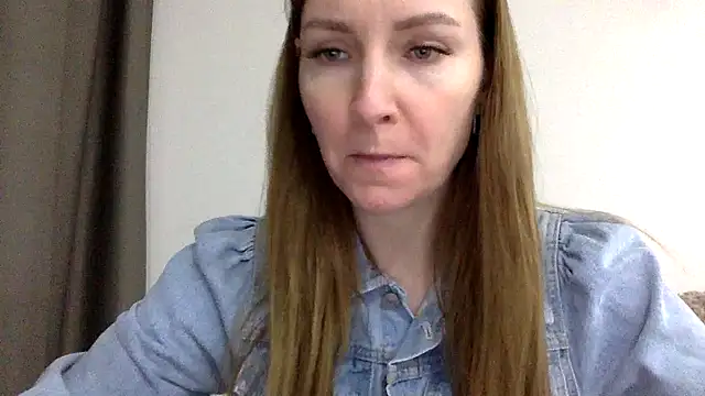 Snapshot of Varnyx chatting on 12-16-25, 05:51 Varnyx online show from 12-16-25, 05:51