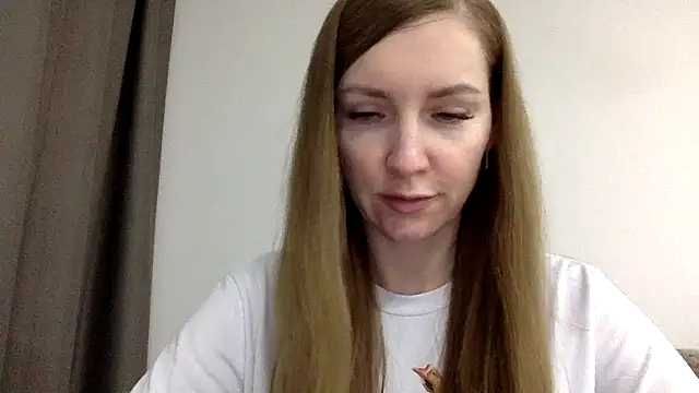 Snapshot of Varnyx chatting on 12-20-25, 08:16 Varnyx online show from 12-20-25, 08:16