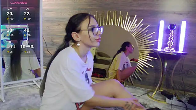 Snapshot of IsabellaLuxx chatting on 10-14-25, 08:09 IsabellaLuxx online show from 10-14-25, 08:09