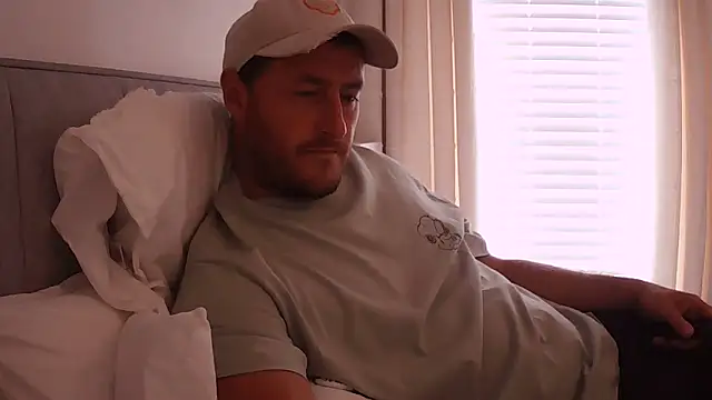 Londonlad818 online show from 09-10-25, 12:38