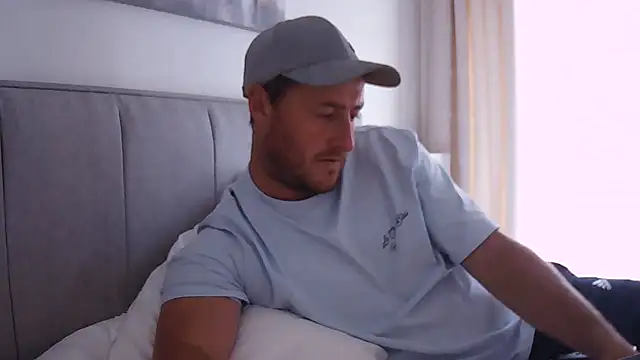 Londonlad818 online show from 09-23-25, 10:40