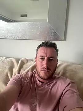 Londonlad818 online show from 03-10-26, 02:44