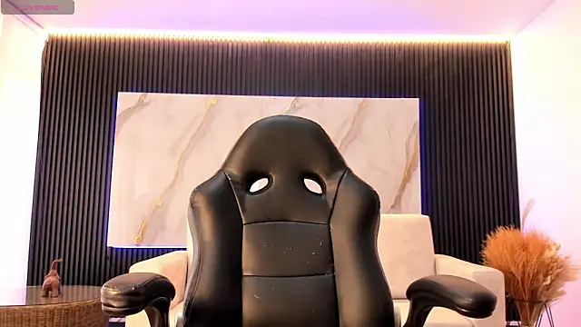 sofiapalacioss online show from 11-13-25, 07:35