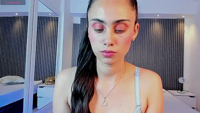 sofiapalacioss online show from 02-17-26, 06:47