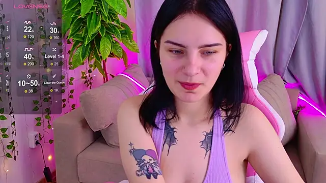 Angel Braun online show from 11-17-25, 01:06