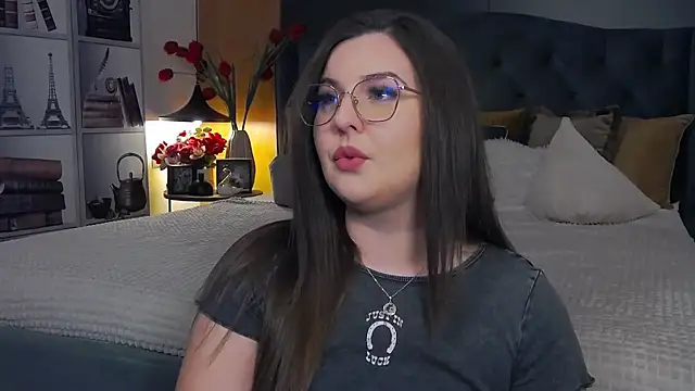 Mia Swano online show from 11-24-25, 10:42