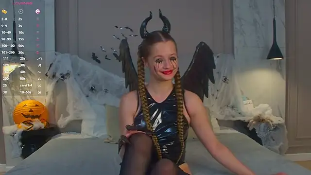 Mary Parksy online show from 10-31-25, 05:36