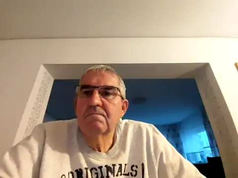 Oldmenhot66 online show from 10-15-25, 04:29