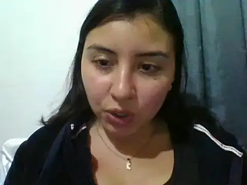 Snapshot of _Romilly_ chatting on 11-01-25, 03:52 Romilly online show from 11-01-25, 03:52