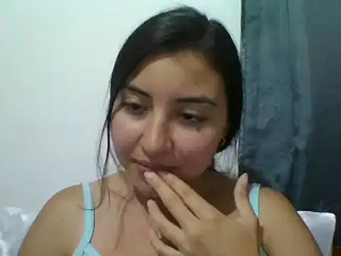 Snapshot of _Romilly_ chatting on 11-07-25, 02:44 Romilly online show from 11-07-25, 02:44