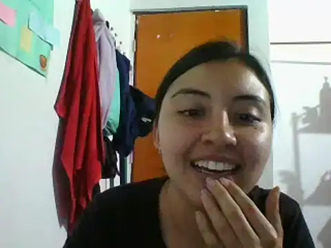 Snapshot of _Romilly_ chatting on 11-13-25, 01:48 Romilly online show from 11-13-25, 01:48