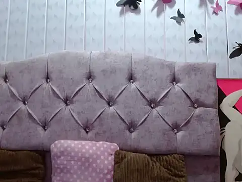 Emiily Johamson online show from 09-16-25, 01:50