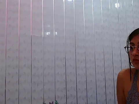 Emiily Johamson online show from 09-19-25, 02:24