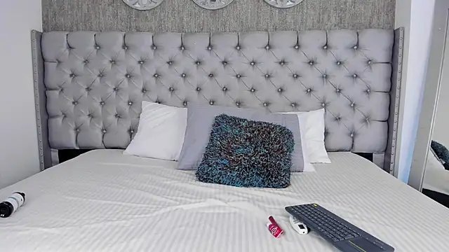 NahomyAngel online show from 10-20-25, 02:28