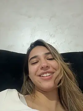 ItalianGirl online show from 11-18-25, 08:46