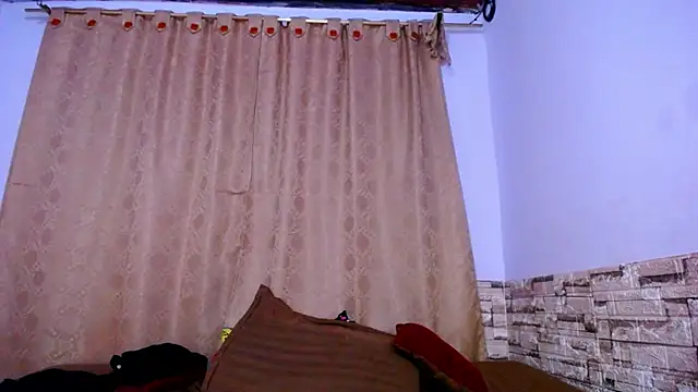 Snapshot of Bicky_24 chatting on 11-28-25, 10:18 Bicky 24 online show from 11-28-25, 10:18