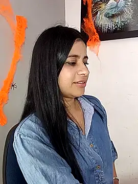 ValerieLove  online show from 11-01-25, 08:11