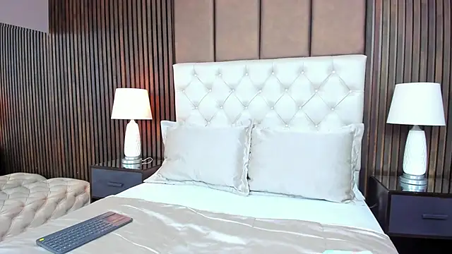 Snapshot of Kendal_Foxxx chatting on 12-03-25, 12:03 Kendal Foxxx online show from 12-03-25, 12:03