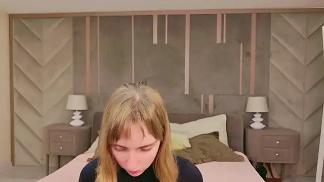 Snapshot of Beverly_Gomes chatting on 10-13-25, 05:29 Beverly Gomes online show from 10-13-25, 05:29