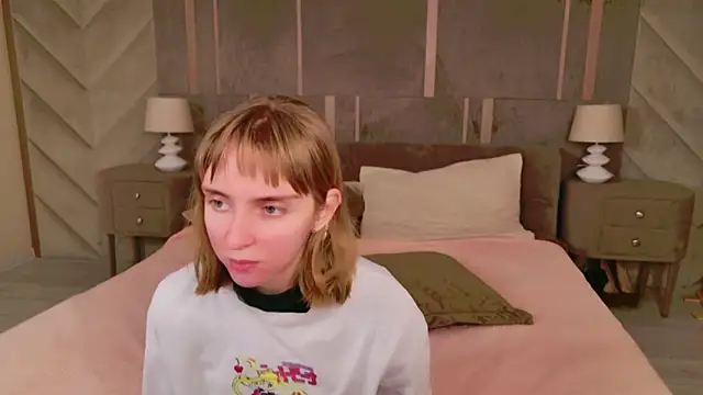 Snapshot of Beverly_Gomes chatting on 10-14-25, 05:41 Beverly Gomes online show from 10-14-25, 05:41