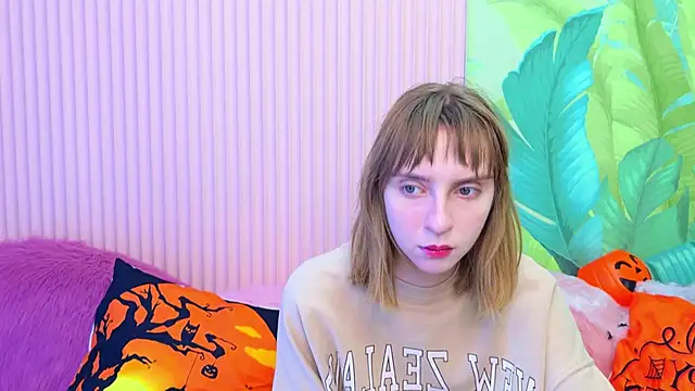 Snapshot of Beverly_Gomes chatting on 10-19-25, 05:52 Beverly Gomes online show from 10-19-25, 05:52