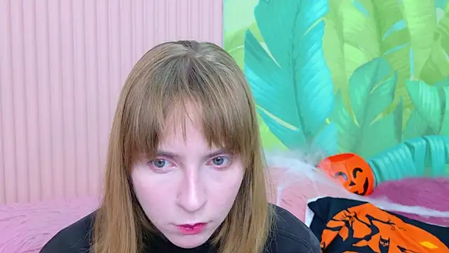 Snapshot of Beverly_Gomes chatting on 10-28-25, 05:55 Beverly Gomes online show from 10-28-25, 05:55