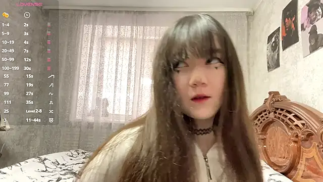 Pikmigirl18 online show from 10-30-25, 08:16