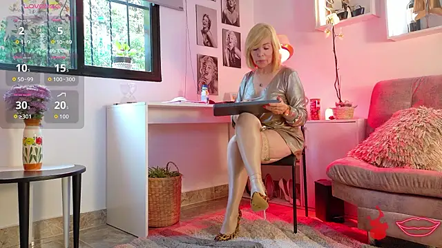 Snapshot of mrs_edha chatting on 03-17-26, 01:14 mrs edha online show from 03-17-26, 01:14