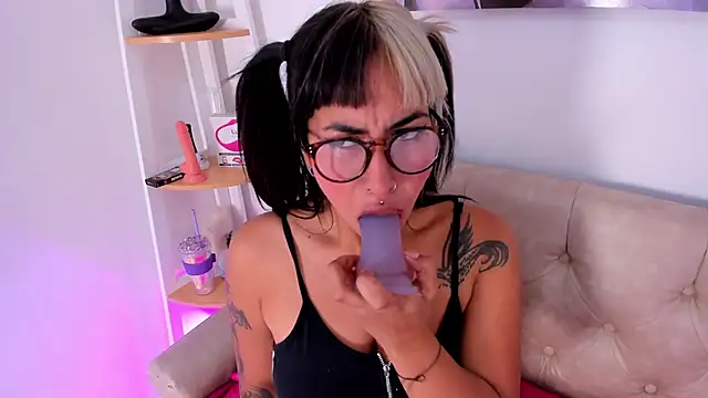 Rumi 666 online show from 10-11-25, 11:42