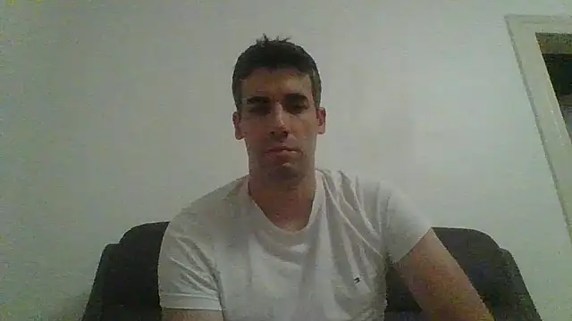 Snapshot of JulioIsHere4you chatting on 09-21-25, 03:52 JulioIsHere4you online show from 09-21-25, 03:52