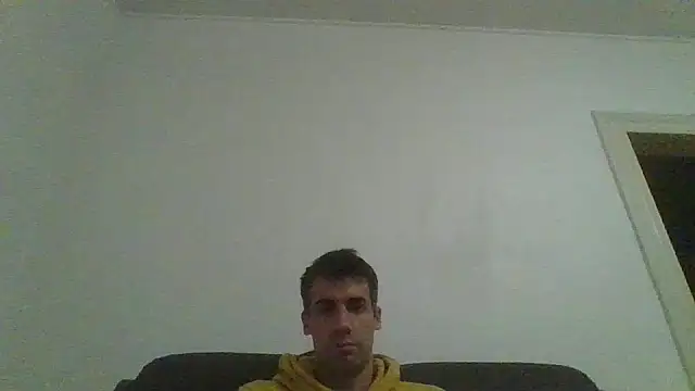 Snapshot of JulioIsHere4you chatting on 10-02-25, 03:35 JulioIsHere4you online show from 10-02-25, 03:35