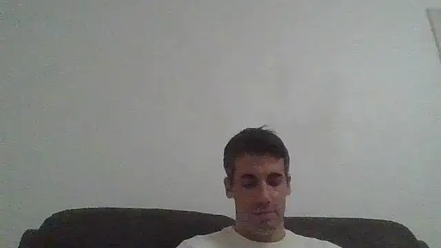 Snapshot of JulioIsHere4you chatting on 10-05-25, 05:33 JulioIsHere4you online show from 10-05-25, 05:33