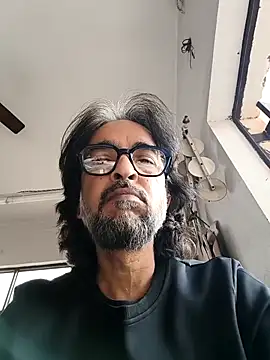 Snapshot of malhotra21 chatting on 11-21-25, 09:30 malhotra21 online show from 11-21-25, 09:30