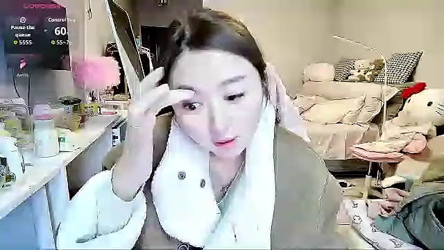 Snapshot of Diva_VVN chatting on 10-22-25, 11:59 Diva VVN online show from 10-22-25, 11:59